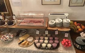 Petit Helvetia Budget Hotel